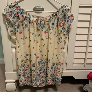 Lauren Conrad cap sleeve blouse Size M